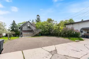 1511 E 4th St, Duluth, MN 55812 - Photo 4