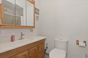 2022 W 7th St, Duluth, MN 55806 - Photo 10