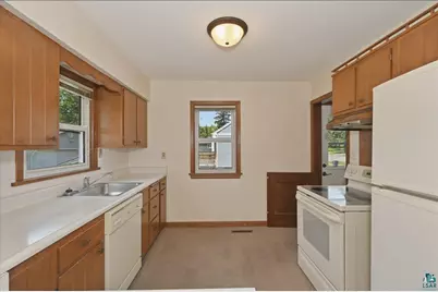 3021 Hutchinson Rd, Duluth, MN 55811 - Photo 4