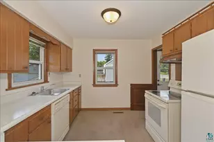 3021 Hutchinson Rd, Duluth, MN 55811 - Photo 4