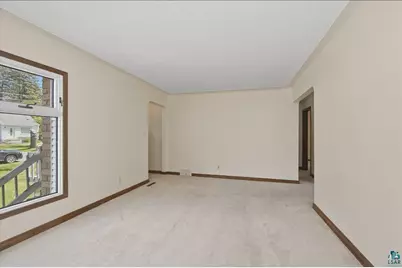 3021 Hutchinson Rd, Duluth, MN 55811 - Photo 2