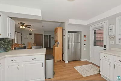 20-22 W 7th St, Duluth, MN 55806 - Photo 8