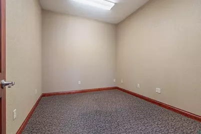 610 Ogden Ave, Superior, WI 54880 - Photo 6