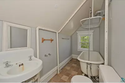 609 E 6th St, Duluth, MN 55805 - Photo 16