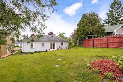 5211 Oneida St, Duluth, MN 55804 - Photo 32
