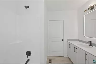 6318 Tower Ave, Superior, WI 54880 - Photo 12