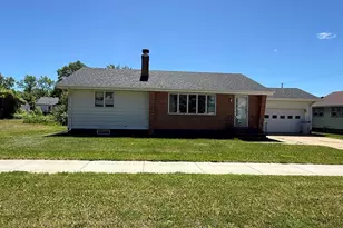 607 3rd St NE, Chisholm, MN 55719 - Photo 32