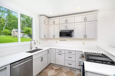 2701 E 2nd St, Duluth, MN 55812 - Photo 14
