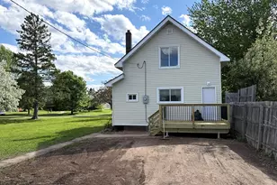2715 E 3rd St, Superior, WI 54880 - Photo 2