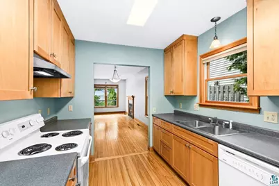 2723 Jefferson St, Duluth, MN 55812 - Photo 10