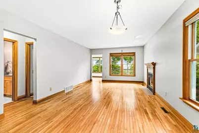 2723 Jefferson St, Duluth, MN 55812 - Photo 6
