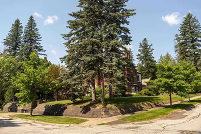 3431 E 1st St, Duluth, MN 55804 - Photo 72