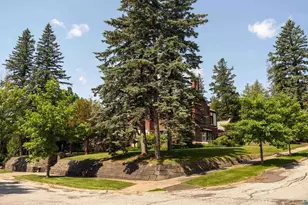 3431 E 1st St, Duluth, MN 55804 - Photo 72