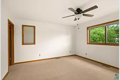2410 Harvey St, Duluth, MN 55811 - Photo 12