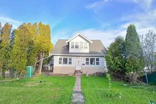 614 E Ninth St, Duluth, MN 55805 - Photo 1