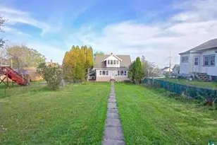 614 E Ninth St, Duluth, MN 55805 - Photo 2