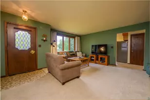 827 Almac Dr, Proctor, MN 55810 - Photo 8