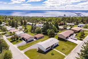 1634 Cliff Ave, Duluth, MN 55811 - Photo 4