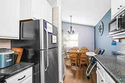 2310 W 7th St, Duluth, MN 55806 - Photo 12