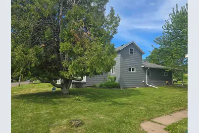 311 E 6th St, Washburn, WI 54891 - Photo 4