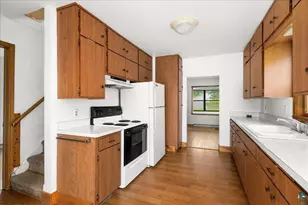 424 E Upham Rd, Duluth, MN 55811 - Photo 10