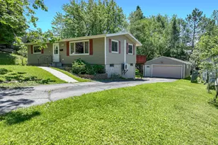 128 Hubbell St, Duluth, MN 55803 - Photo 1
