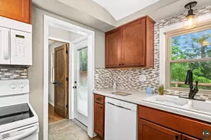 4920 Colorado St, Duluth, MN 55804 - Photo 10