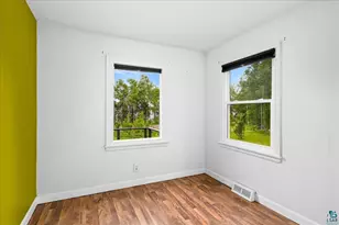 5909 N Shore Dr, Duluth, MN 55804 - Photo 16