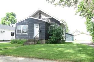 421 8th St, Cloquet, MN 55720 - Photo 1
