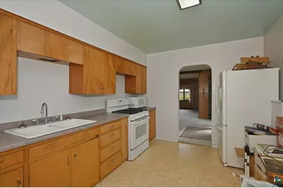 2722 E 4th St, Superior, WI 54880 - Photo 4