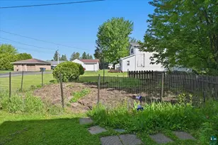 2722 E 4th St, Superior, WI 54880 - Photo 10