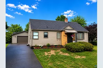 2319 Ensign St, Duluth, MN 55811 - Photo 1