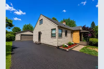 2319 Ensign St, Duluth, MN 55811 - Photo 2