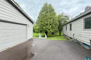 2319 Ensign St, Duluth, MN 55811 - Photo 32