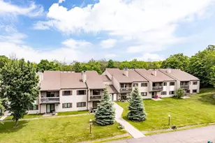 20 Village Dr, Duluth, MN 55810 - Photo 1