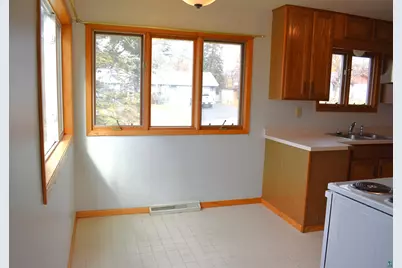 138 Artavia St, Duluth, MN 55811 - Photo 10