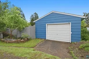 5215 Avondale St, Duluth, MN 55804 - Photo 30