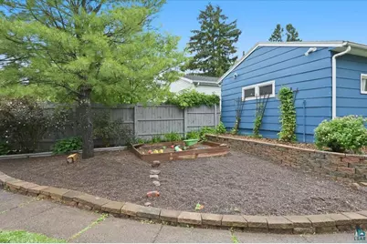 5215 Avondale St, Duluth, MN 55804 - Photo 30
