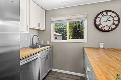 19 Law Dr, Silver Bay, MN 55614 - Photo 4