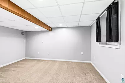 809 N Robin Ave, Duluth, MN 55811 - Photo 28