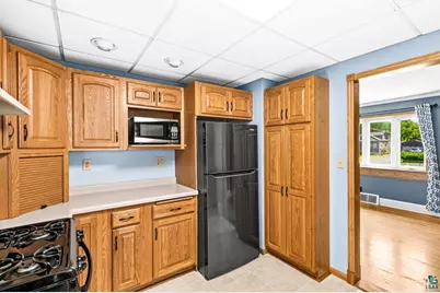 809 N Robin Ave, Duluth, MN 55811 - Photo 14