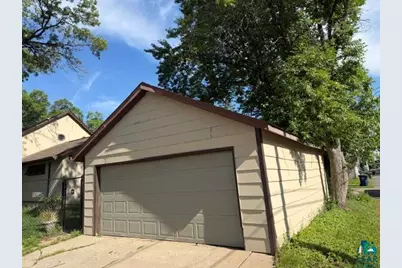 2130 E 11th Ave, Hibbing, MN 55746 - Photo 14