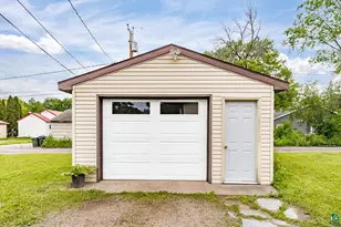 317 21st St, Cloquet, MN 55720 - Photo 16