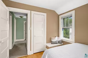 2306 W 12th St, Duluth, MN 55806 - Photo 10