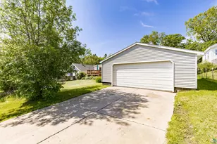 832 Charles Ave, Duluth, MN 55807 - Photo 4