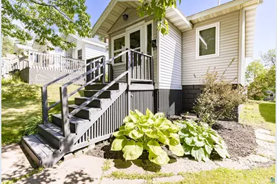 832 Charles Ave, Duluth, MN 55807 - Photo 2