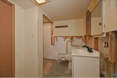 920 N 21st St, Superior, WI 54880 - Photo 14