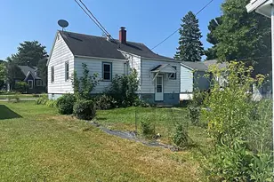 121 E Pattison St, Ely, MN 55731 - Photo 2