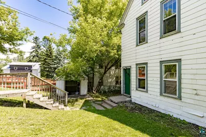 217 E 7th St, Duluth, MN 55805 - Photo 8