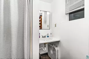 217 E 7th St, Duluth, MN 55805 - Photo 22